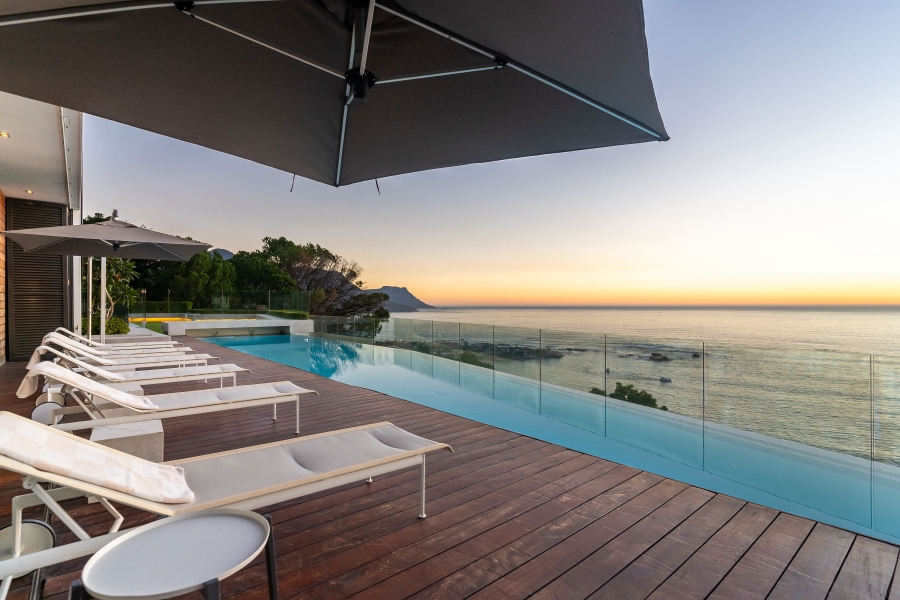 To Let 6 Bedroom Property for Rent in Clifton Western Cape